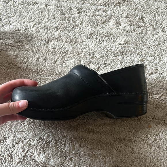 BUNDLE Women’s 2 Pack Dansko Black Clogs Size 40 - Picture 4 of 12
